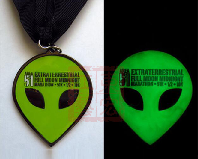 ET夜光獎牌制作.jpg ET夜光獎牌制作.jpg