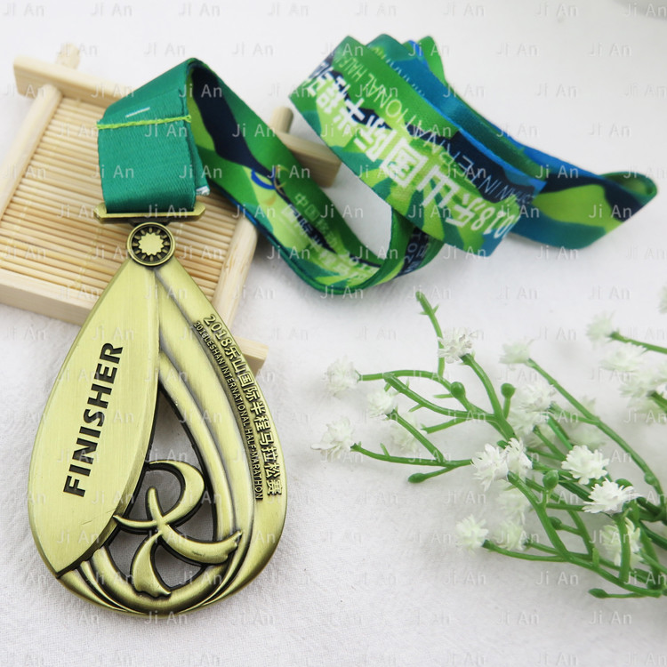 國際半程馬拉松比賽獎牌定制 (2).jpg 國際半程馬拉松比賽獎牌定制 (2).jpg