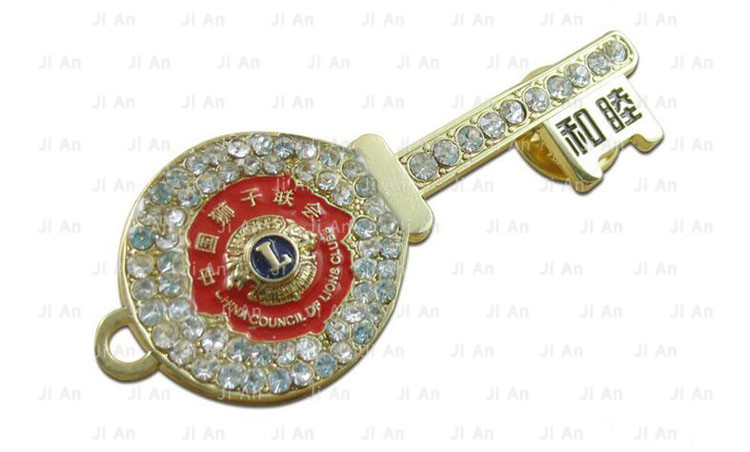 中國(guó)獅子聯(lián)會(huì)鑲鉆徽章定做.jpg