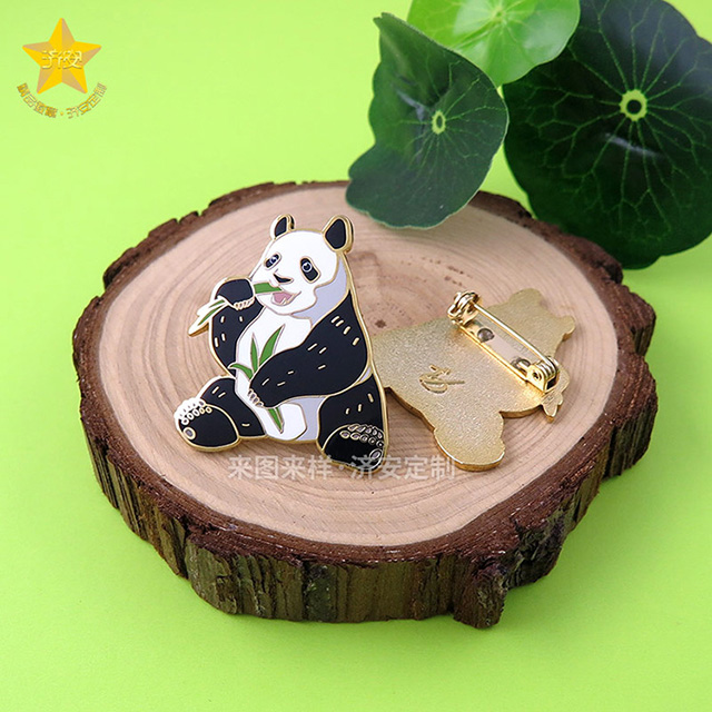 熊貓胸章,胸針,定制金屬徽章文創(chuàng)禮品、品牌禮贈品成為一種潮流趨勢