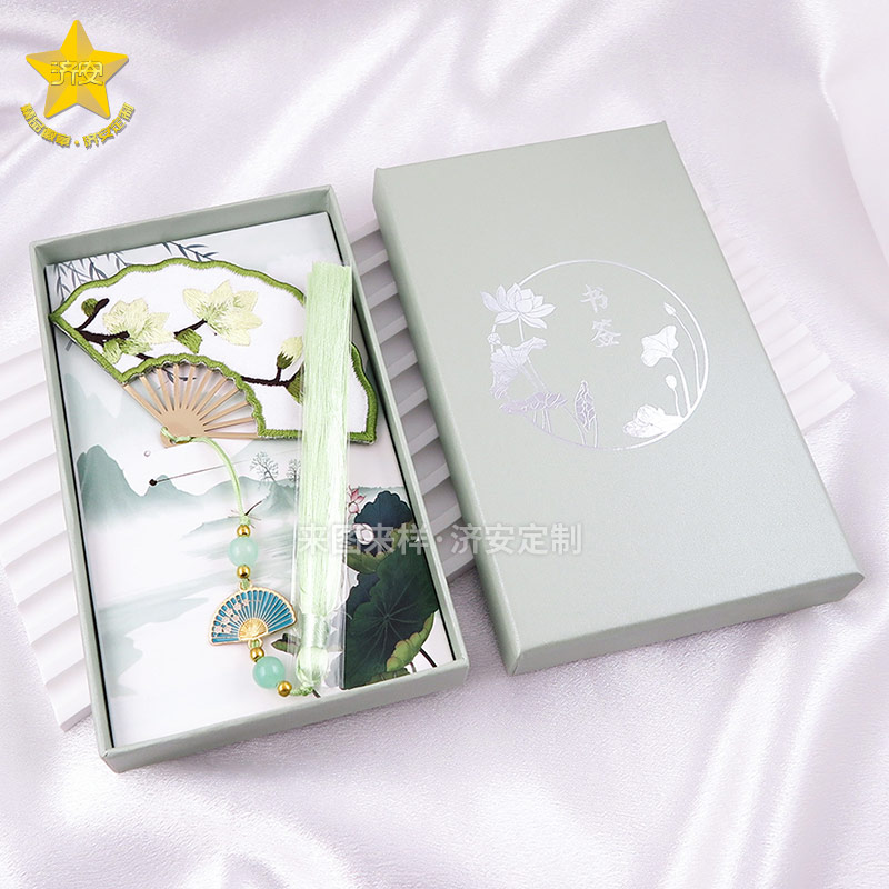 春日之約，濟(jì)安徽章定制工廠還有冰箱貼、鑰匙扣、書(shū)簽！