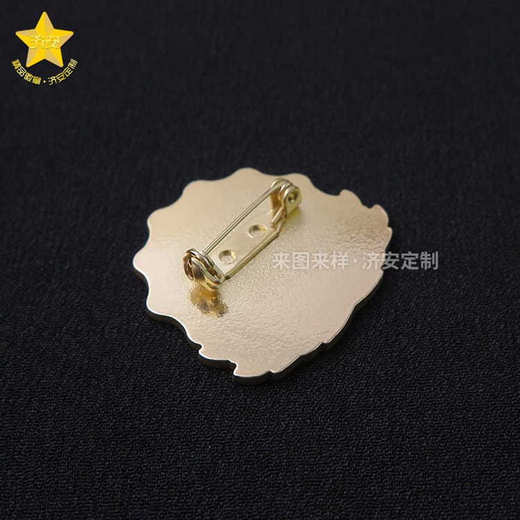 金屬烤漆醫(yī)科學(xué)院徽章定制分享,定制校徽廠家濟(jì)安