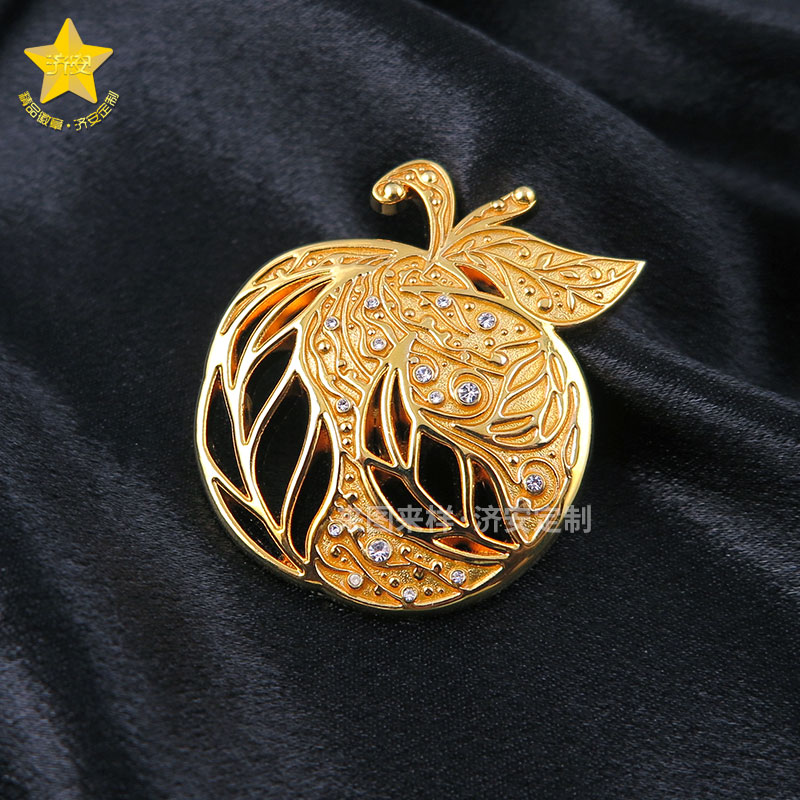 蘋果鑲鉆徽章定制，鑲鉆胸章定做