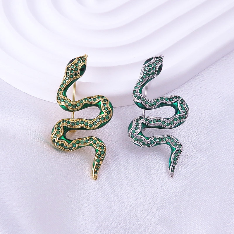 靈蛇獻(xiàn)瑞：銅鑲鉆金屬蛇形胸針定制胸章，2025蛇年典藏！