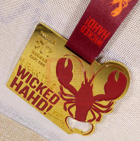 便攜開(kāi)瓶器獎(jiǎng)牌,帶開(kāi)瓶器功能獎(jiǎng)牌定做