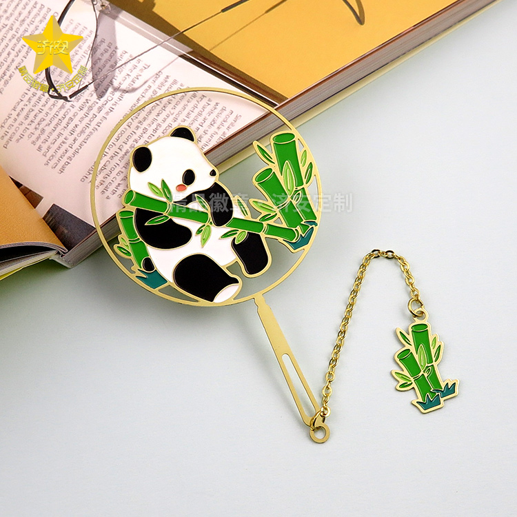 網(wǎng)紅金屬卡通熊貓書簽定制,旅游景點(diǎn)書簽