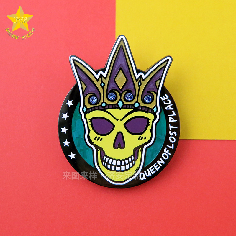 萬圣節(jié)骷髏鑲鉆紀念章定制